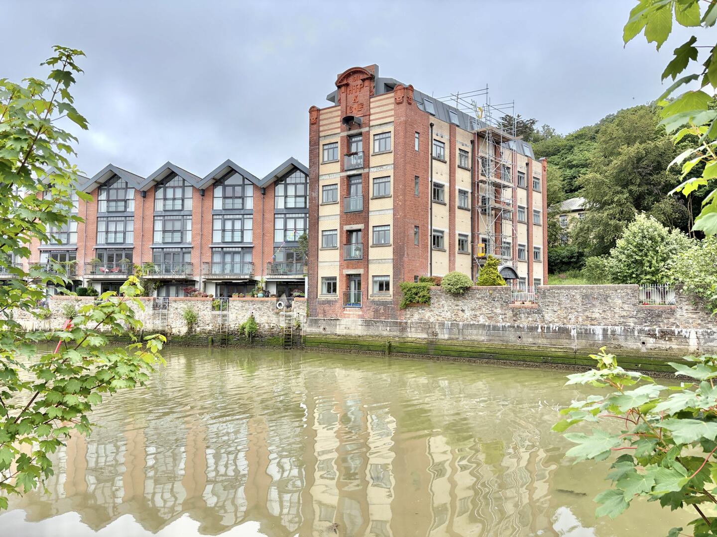 2 bed property in Malpas Road, Truro